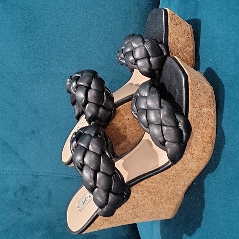 Black Steve Madden 8 wedges